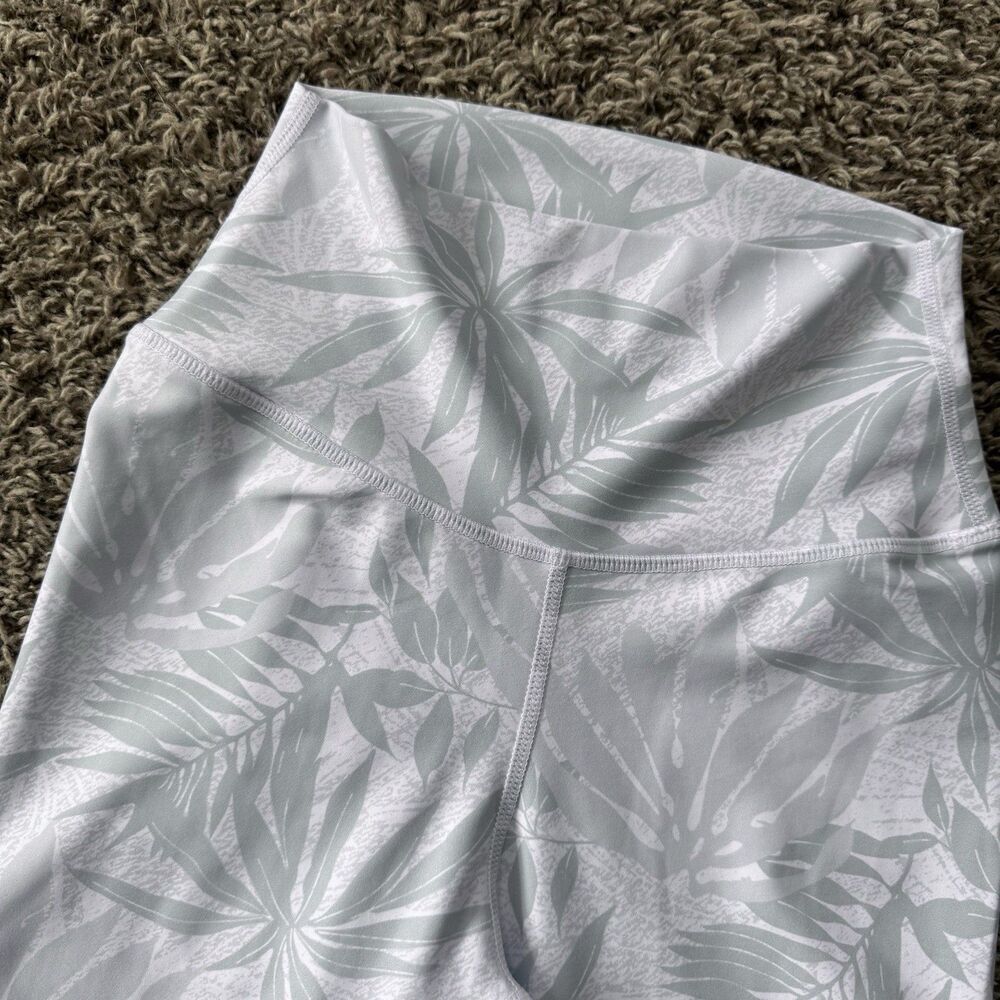 P'tula Desa’ree Leggings white green leaf palm print M medium swift 7/8 ankle